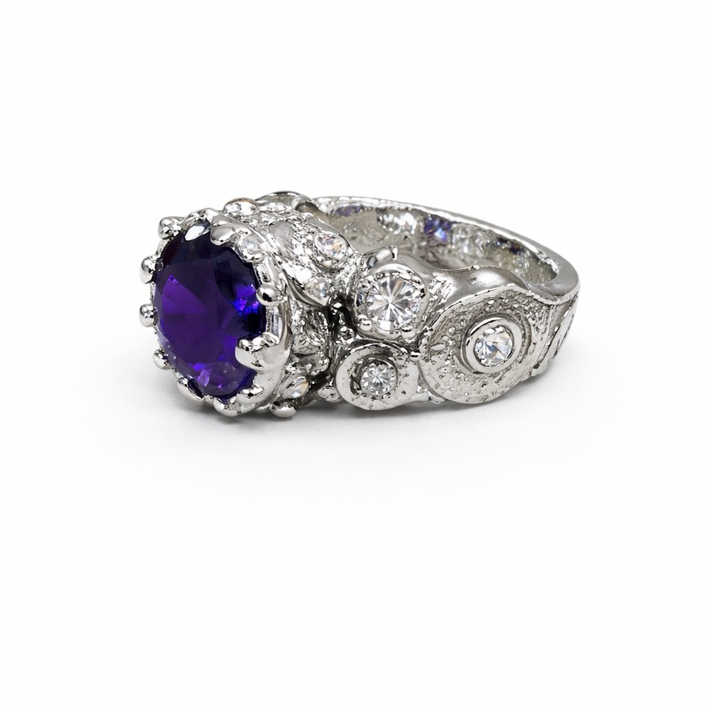 Stunning Silver and Purple Gemstone Ring